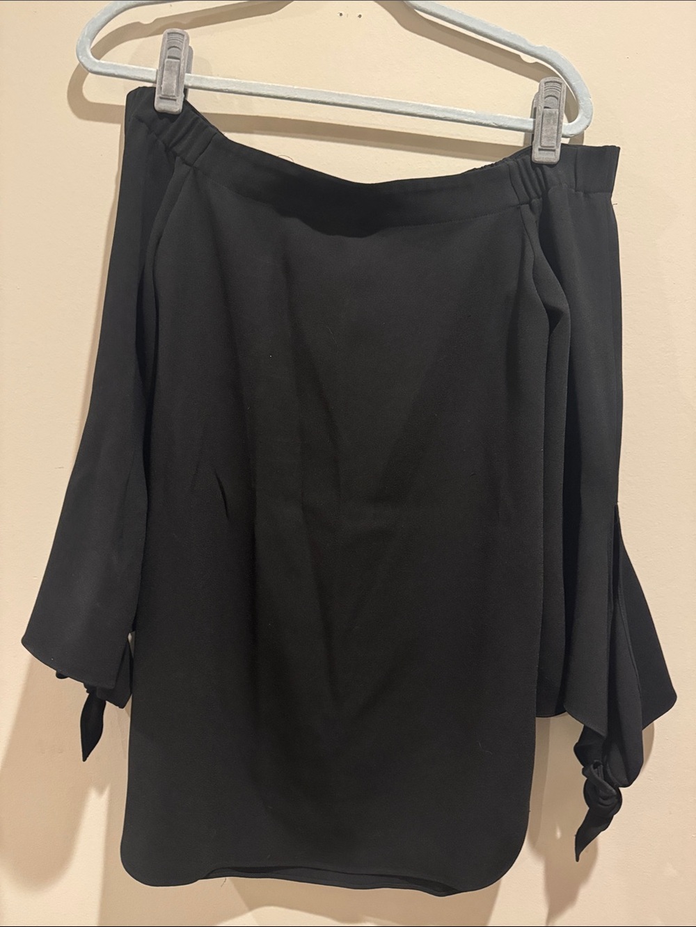 Club Monaco Black Off-Shoulder Tie-Sleeve Long Blouse/tunic